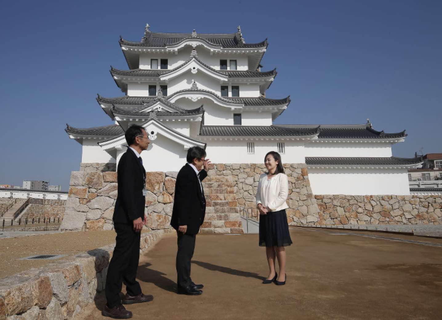 なんだかセットのような尼崎城築城、綺麗すぎじゃないか?