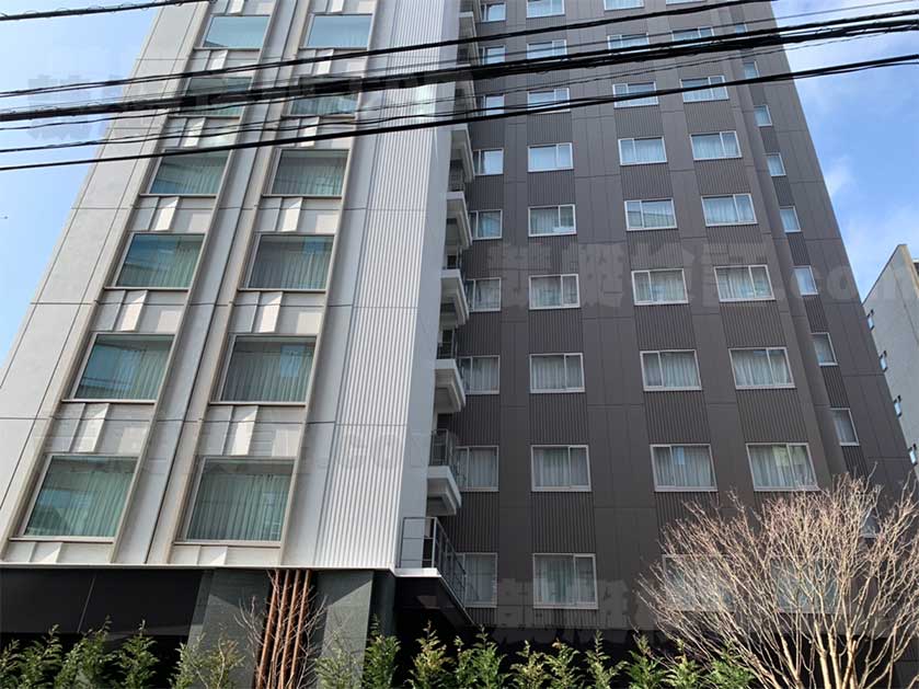 六本木の三井ガーデンホテル六本木プレミアの横から画像